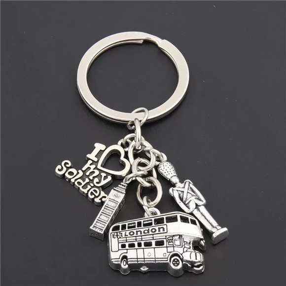 Silver Tone Keychains Ring Holder - Picture 2 of 6